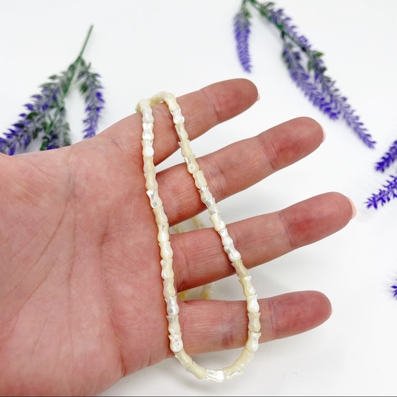 Vintage Carved Genuine Shell Tulip Beaded Necklace - Picture 2 of 6